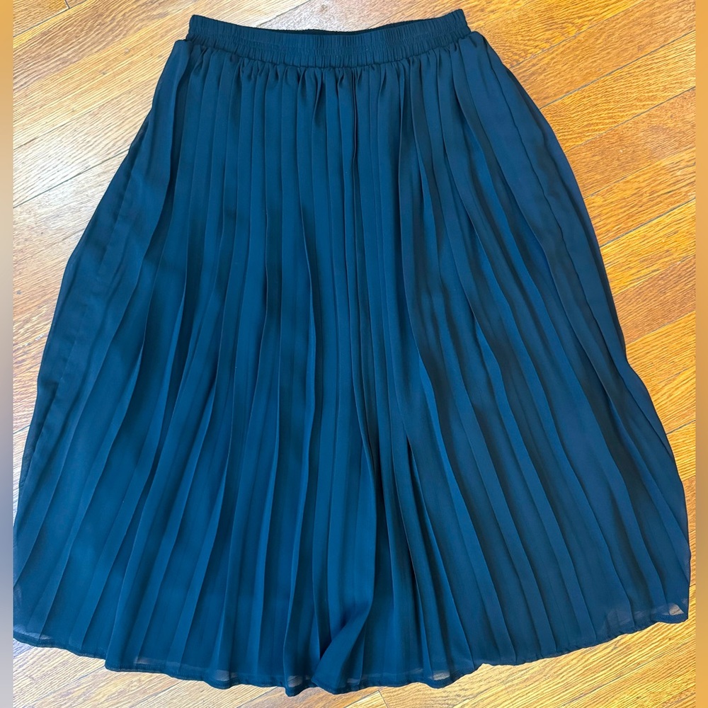 Black Pleated Full Midi Skirt